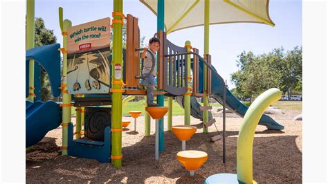 Conejo Creek North Park - Whimsical water and fish-themed playground