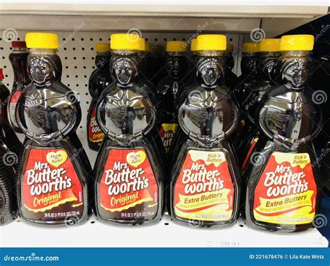 Mrs. Butterworth Syrup Bottles Editorial Photo - Image of glass ...