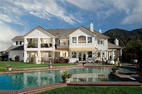 There Are More Million-Dollar Homes in the U.S. Than Ever Before. But ...