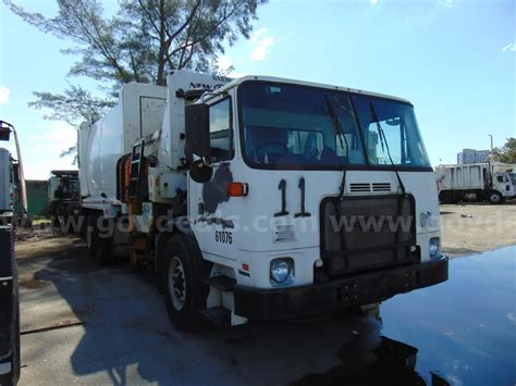 6-1076/ 2015 Autocar ACX Xpeditor, HYBRID automated side loading ...