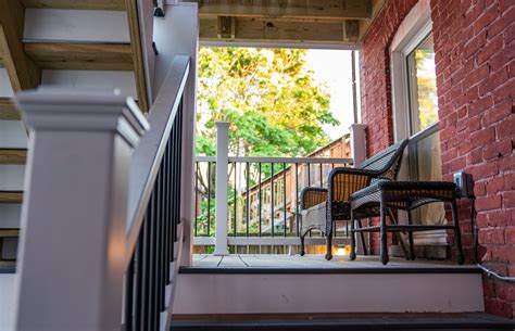 Photo 12 of 34 in The Mt. Vernon Manor by Daniel Lind - Dwell