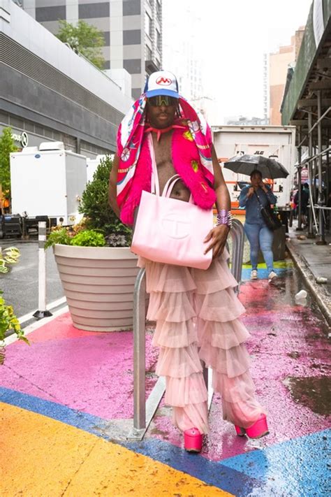 Photos that capture the cult of Telfar stans at New York Fashion Week ...
