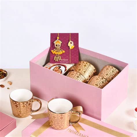 Golden Paradise Rakhi Hamper For Bhaiya Bhabhi Online - Premium Gift ...