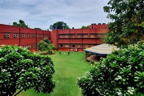 Lady Shri Ram College for Women: Admission 2026, Fees, Rankings ...
