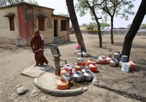 Drought to dent Indian economy by $100 billion: Assocham - IBTimes India