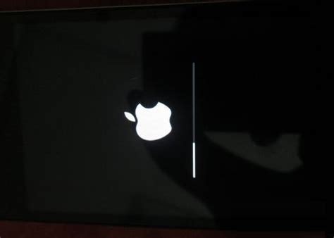 苹果手机忽然黑屏了是怎么回事？并且手机屏幕一直在转圈圈。_百度知道