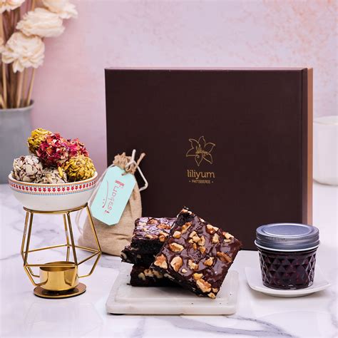 Mothers day gift hamper | Mother's day gift ideas | Mothers day hamper ...