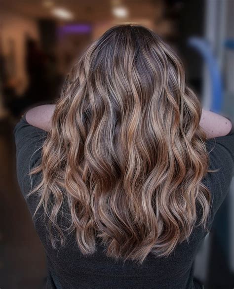 22 Dark Brown Hair with Blonde Highlights Ideas for Luscious Brunettes