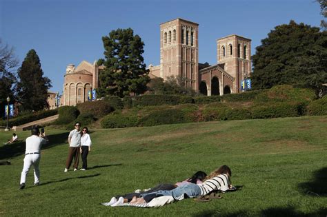UCLA acceptance rate: Getting in is now an ‘extreme crapshoot’