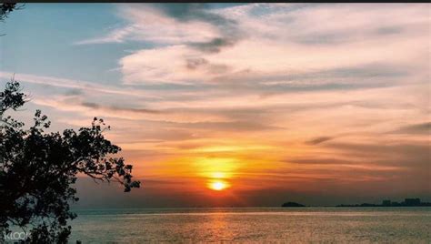 Port Dickson Beaches: Boat Tour with Water Activities and Seafood Lunch ...