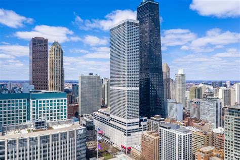 News | Owner of Chicago's Water Tower Place moving forward with plans ...