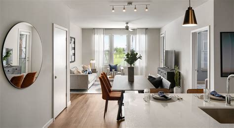 Apartments in Lutz, FL w/ a Resort Style Swimming Pool