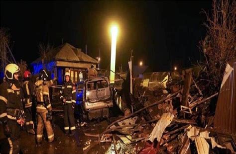 यूक्रेन से जंग के बीच रूस का लड़ाकू विमान साइबेरिया में इमारत पर गिरा ...