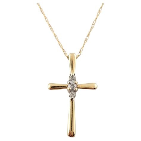 10K Yellow Gold Diamond Halo Cross Pendant Necklace For Sale at 1stDibs