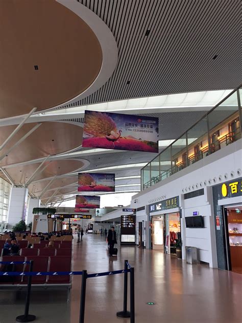 【携程攻略】苏南硕放国际机场，无锡硕放国际机场，设计新颖，规划合理，环境整洁，明亮大气，值机区…