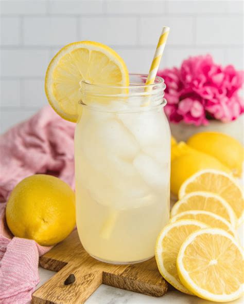 Freshly Squeezed Lemonade – The Best 1-Glass Recipe 2025