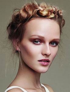 Updo Hairstyles For Faces by Updo Hairstyles For Square Oval Faces 2018 2019 Updo Hairstyles For Faces