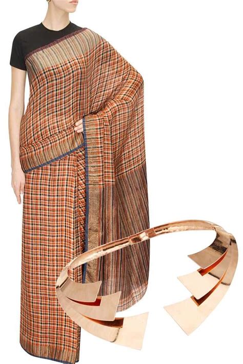 Pair your choker with a sari like Karisma | Femina.in