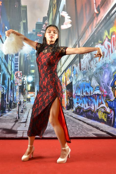 夜上海：模特演绎旗袍舞女的12个分解动作