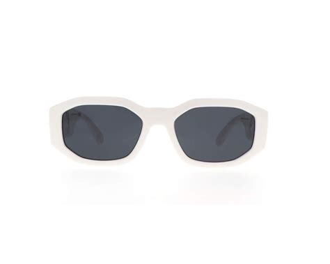 VE 4361 – Broadway Opticians