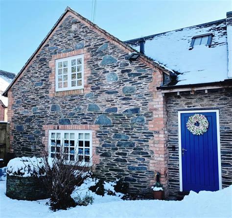 Dark paint colors for exterior