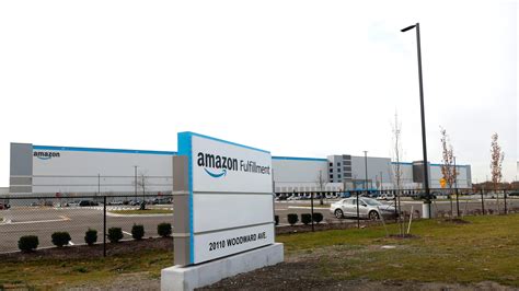 Amazon begins hiring for 1,200 jobs at Detroit fulfillment center