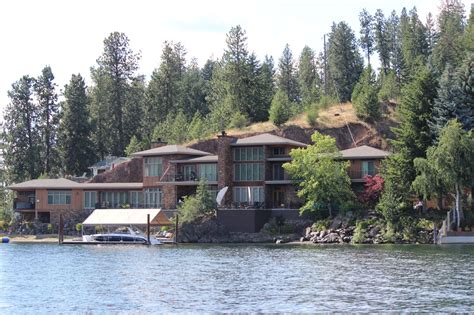 Lake Coeur d'Alene Waterfront Homes. Special Homes on the lake