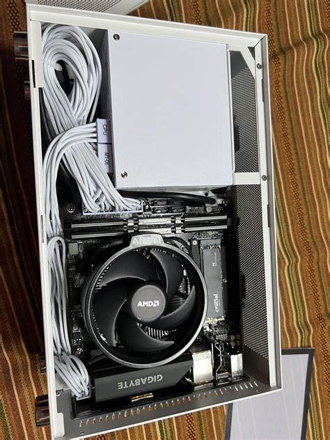 Mini-ITX Build 的图像结果