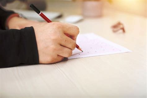 Kejujuran dalam Ujian: Kisah Angga yang Mengerjakan Soal Ujian Tanpa Mencontek