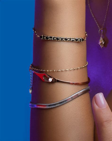 Can you mix silver and gold jewelry? tips for mixing - Malka Jewelry