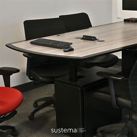 Conference Table Computer 的图像结果