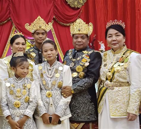 THE KUTAI MULAWARMAN KINGDOM ROYAL FAMILY DINNER AND AWARDING CEREMONIES AND OTHER EVENTS IN ...