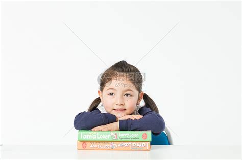 学习的外国儿童高清图片下载-正版图片502244099-摄图网