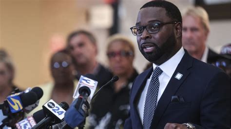 Memphis Mayor Paul Young confirms he heard of guard deployment from ...