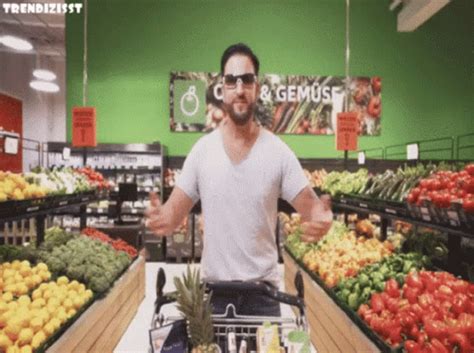 Vegetable Market GIF 的图像结果