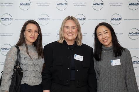 Local Train Ladies Coach 的图像结果