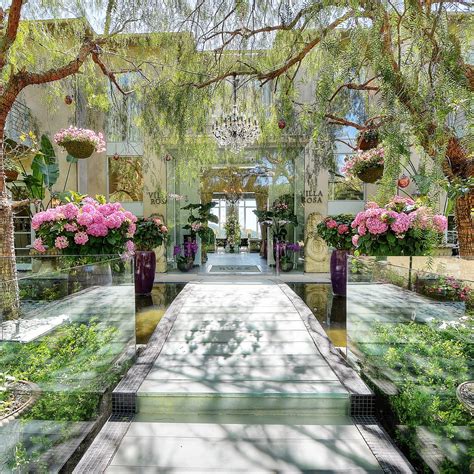 Villa Rosa 🌹- Lisa Vanderpump's home in Beverly Hills, LA.. | Villa ...