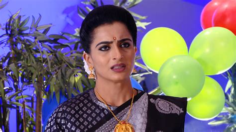 Stream Soundarya's Family in a Fix Season 1 Episode 916 – Soundarya's ...