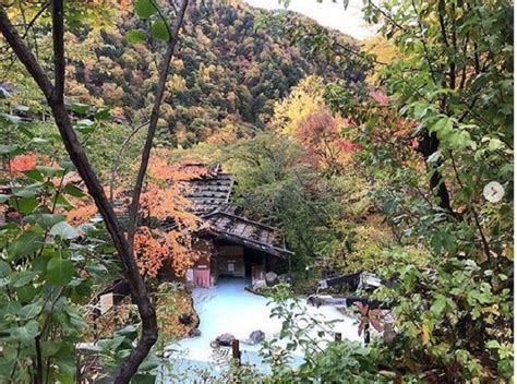 Japanreisende wählen die 10 schönsten Onsen für den Herbst