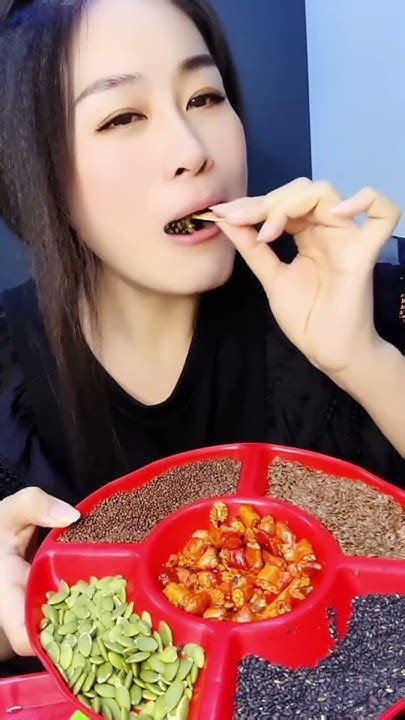 Eating Candy 的图像结果