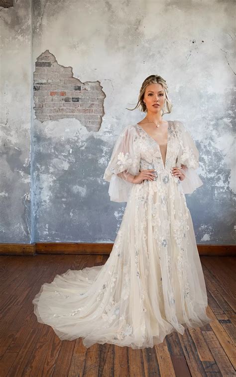 Colorful floral lace boho wedding dress with blouson sleeves saylor bal – Artofit