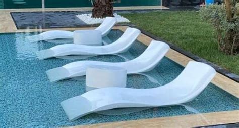 Fiber Şezlong Sehpası - Yeni Havuz