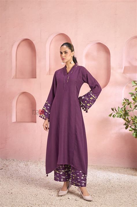 Plum Royale Tassel Sleeve Kurta Set – Navvi.in