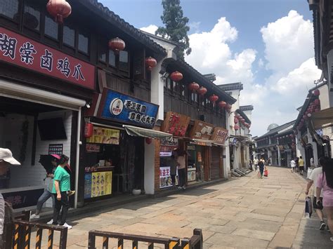 浙江湖州有条特色古街，已有上千年历史，成为湖州的代表旅游景点|浙江|湖州|衣裳_新浪新闻