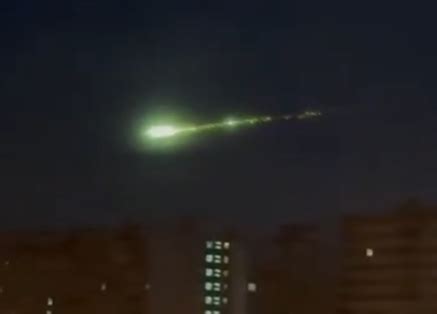 Mysterious Green fireball seen streaking across Moscow skies at Dawn ...