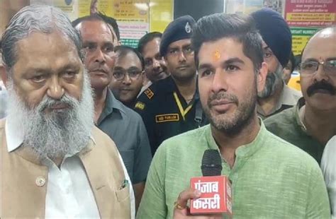 दादी स्वदेश की पुण्यतिथि पर अभिजय चोपड़ा ने विज से की मुलाकात ...