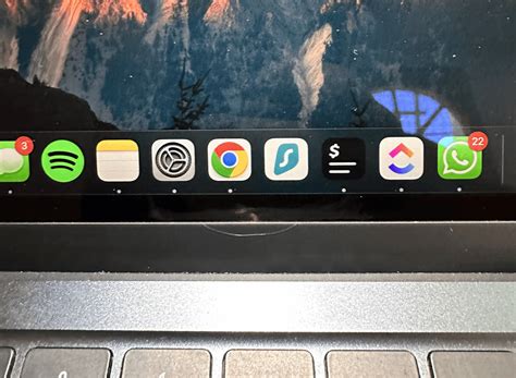 MacBook Air M2 strange screen bazels scratch : r/macbookair