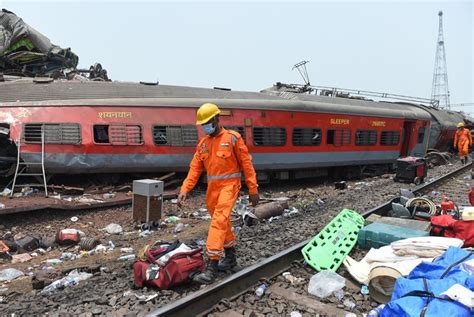 印度奥迪沙邦官员：火车相撞事故死亡人数可能增至380人