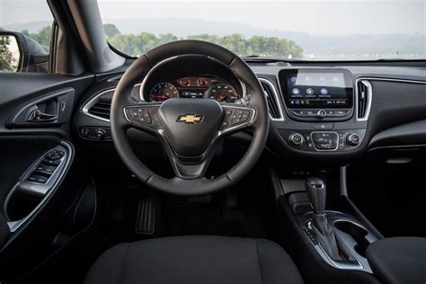 2019 Chevy Malibu first drive review: No better, no worse - CNET