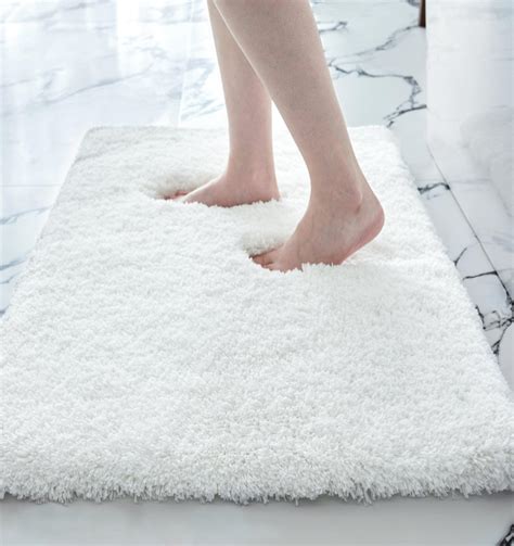 Amazon.com: Disolla White Bathroom Rug 24x36 Non Slip Fluffy Bath Mat ...